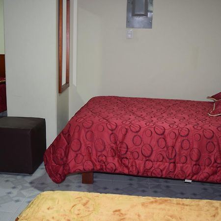 Hotel Reina Isabella 伊皮亚莱斯 外观 照片