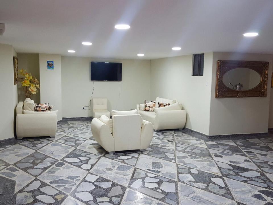 Hotel Reina Isabella 伊皮亚莱斯 外观 照片