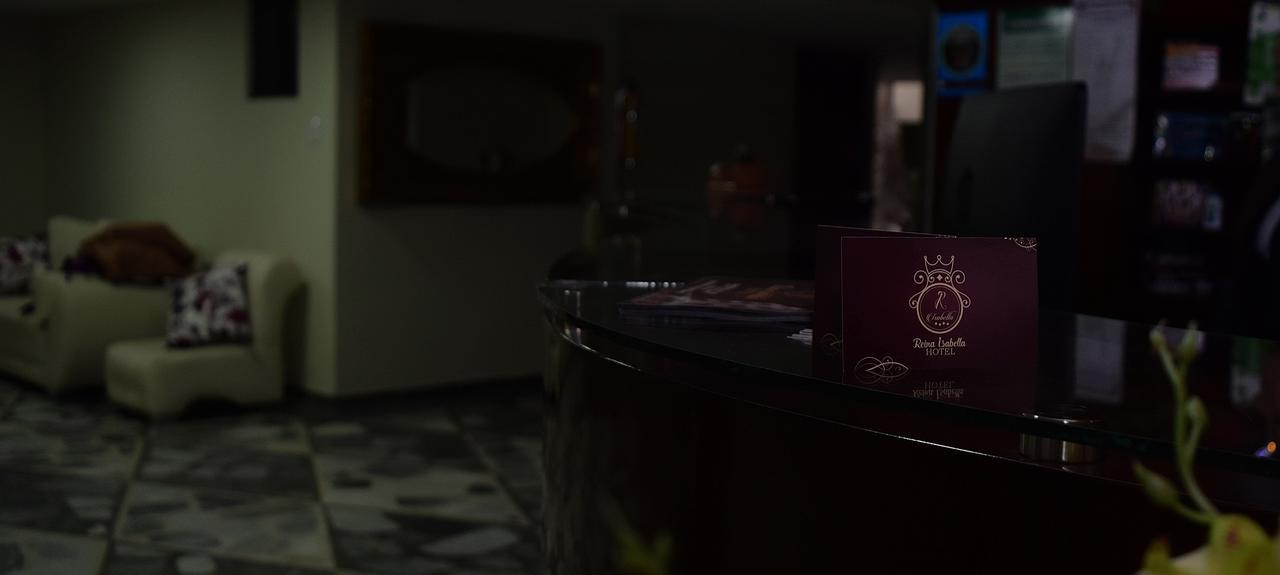 Hotel Reina Isabella 伊皮亚莱斯 外观 照片